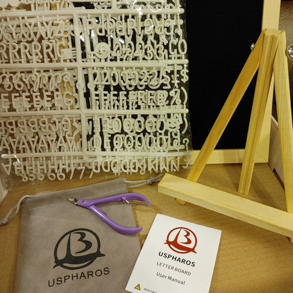 New Black Felt Letter Board 11" x 14" includes easel & 328 pieces - Picture 4 of 8